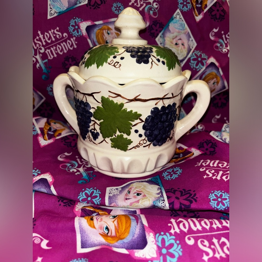 Vintage Grapevine cookie jar